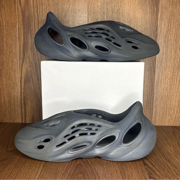 🔥🔥🔥Adidas Yeezy Foam RNNR Runner Mineral Blue Men 2021 Shoes Size: 12 🔥🔥🔥 - Picture 2 of 10